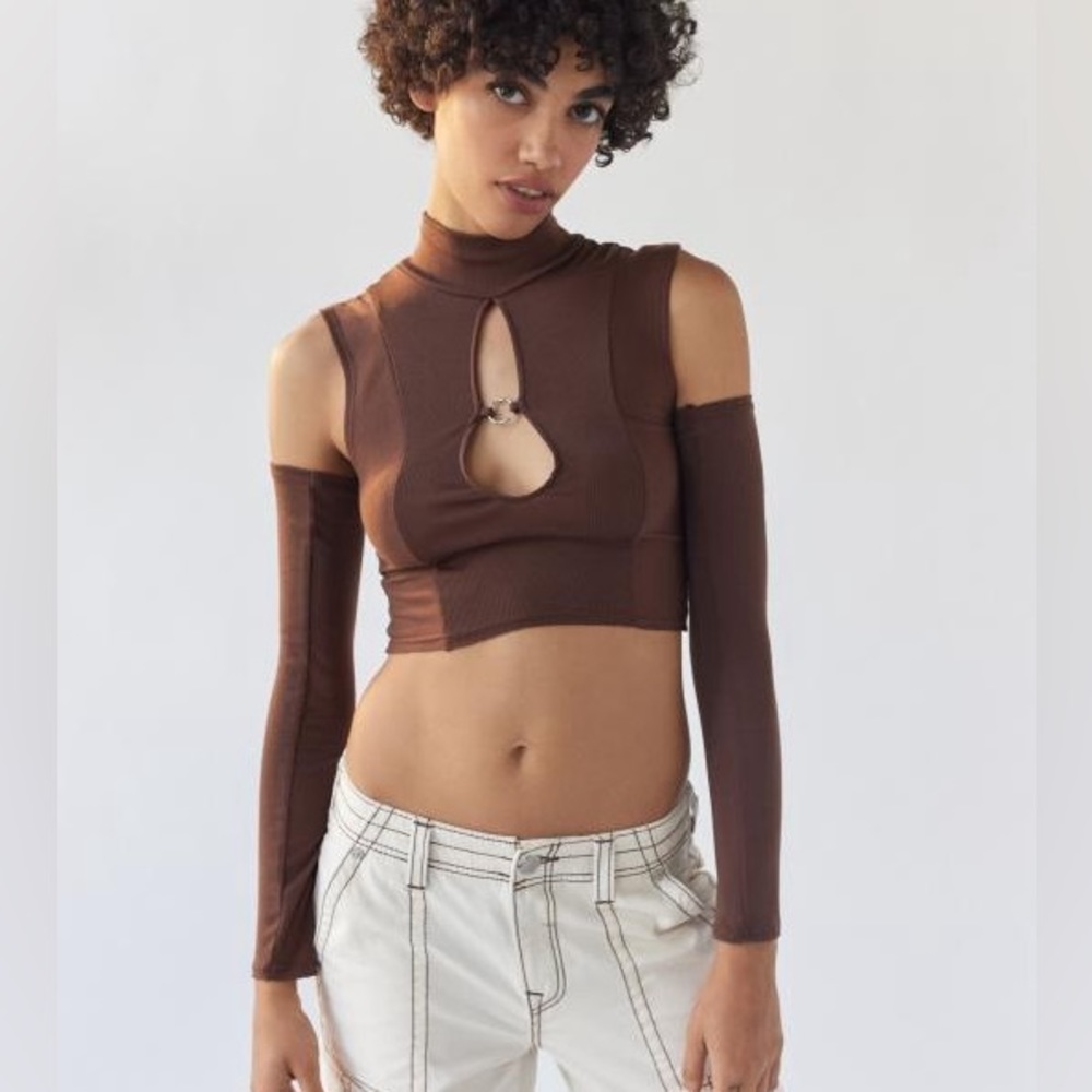 NWT Urban Outfitters UO Bea Cutout Arm Warmer Brown Ribbed Cropped Top Sz Large